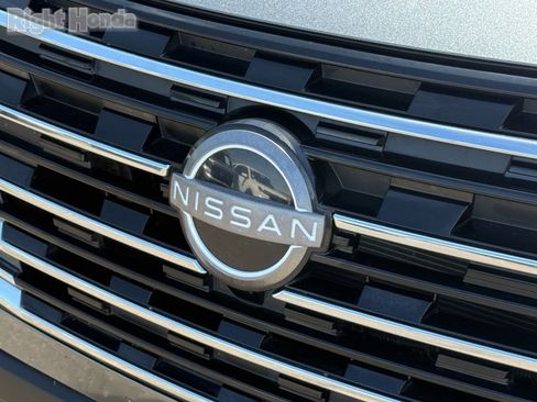 Used 2024 Nissan Rogue S image 33