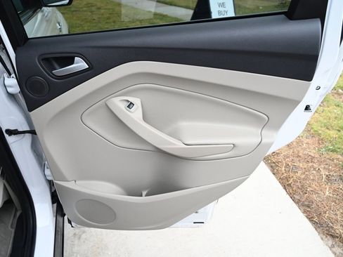 Used 2016 Ford Escape Titanium image 37