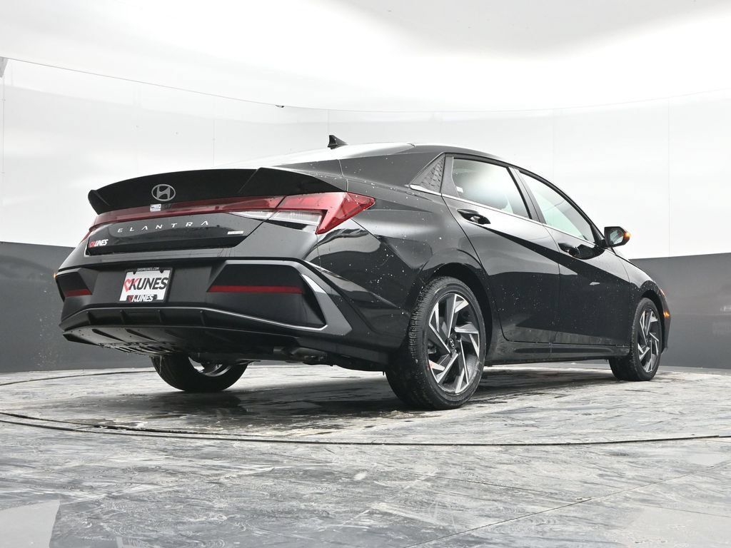 Used 2026 Hyundai Elantra Limited w/ Cargo Package FWD image 45