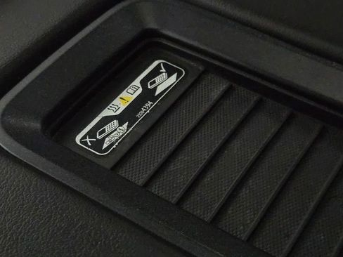 Used 2016 GMC Yukon SLT w/ Open Road Package image 11