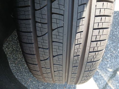 New 2025 Volkswagen Tiguan SE image 25