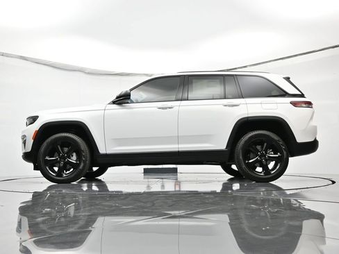 New 2025 Jeep Grand Cherokee Limited image 53