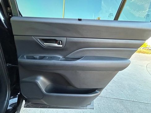 Used 2025 Toyota Grand Highlander AWD Hybrid image 32