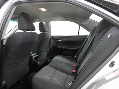 Used 2017 Toyota Camry LE FWD image 13