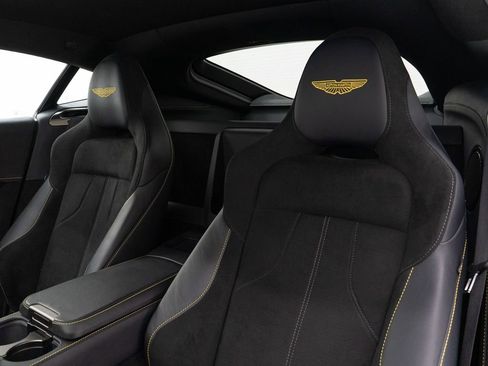 Used 2025 Aston Martin V8 Vantage image 16