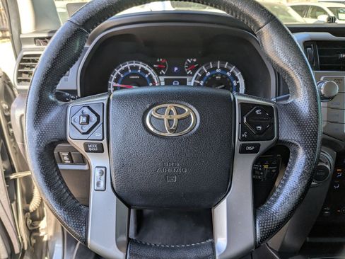Used 2014 Toyota 4Runner Limited image 13