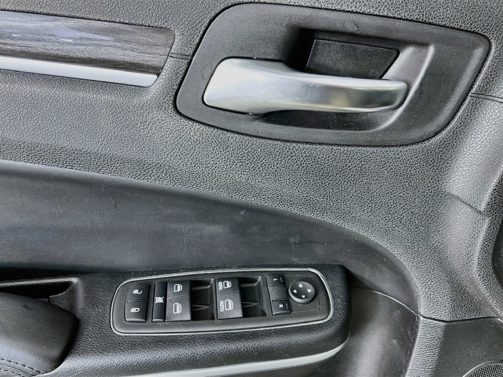 Used 2019 Chrysler 300 Touring w/ Sport Appearance Package RWD image 23