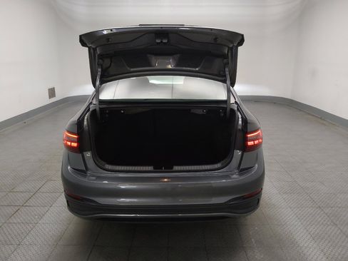 Used 2023 Volkswagen Jetta SE FWD image 29