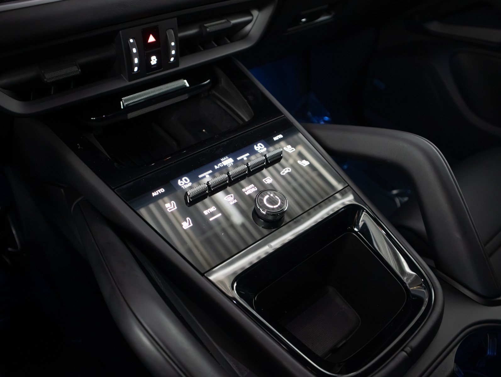 Certified 2024 Porsche Cayenne Turbo AWD/4WD image 18