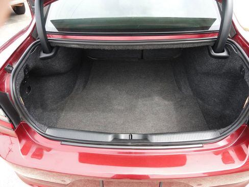 Used 2018 Dodge Charger SXT Plus image 11