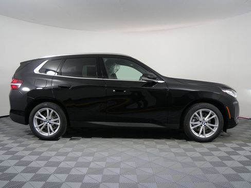Used 2025 BMW X3 xDrive30i w/ Convenience Package image 2