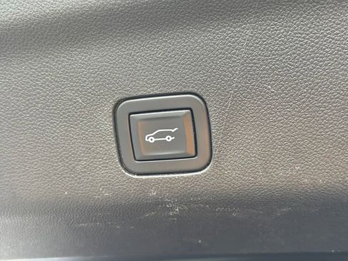 Used 2021 Chevrolet Tahoe High Country AWD/4WD image 15