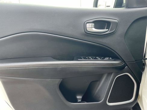 Used 2020 Jeep Compass Latitude w/ Cold Weather Group image 5