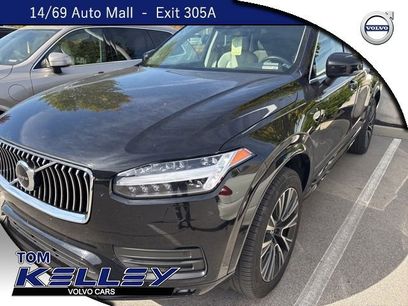 Used 2022 Volvo XC90 T6 Momentum w/ Climate Package
