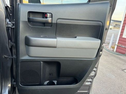 Used 2011 Toyota Tundra 4x4 Double Cab w/ SR5 Pkg image 15