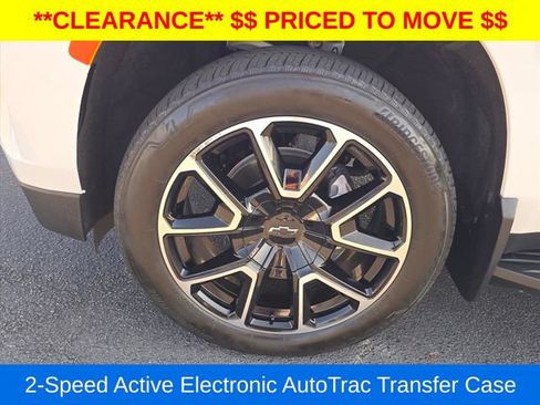 Certified 2024 Chevrolet Suburban RST w/ Luxury Package AWD/4WD image 32