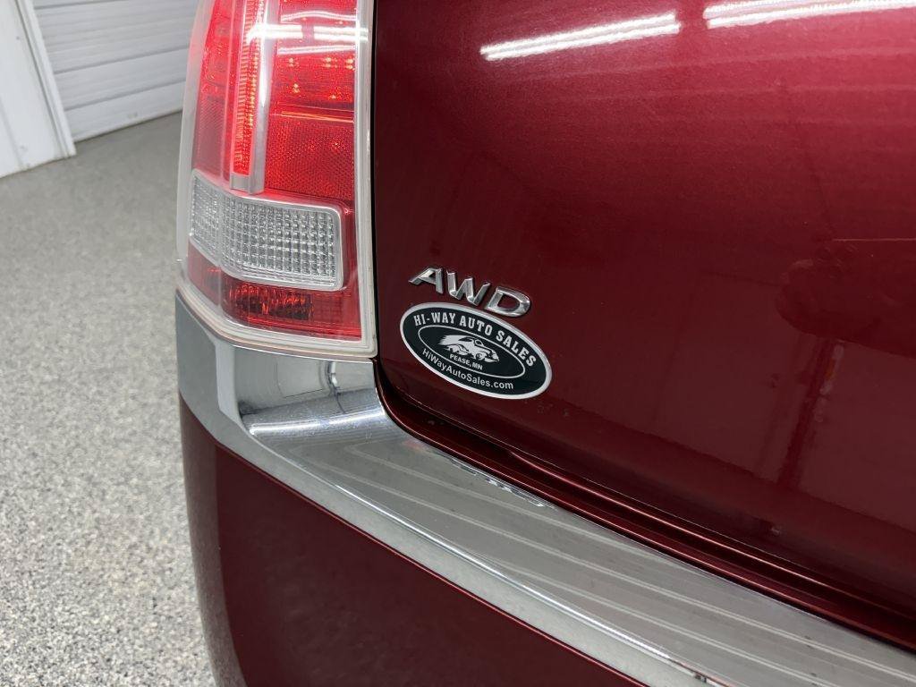 Used 2014 Chrysler 300 C AWD/4WD image 8