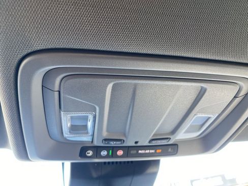 New 2026 GMC Sierra 1500 Elevation image 17