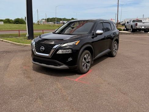 Used 2021 Nissan Rogue SV FWD image 1