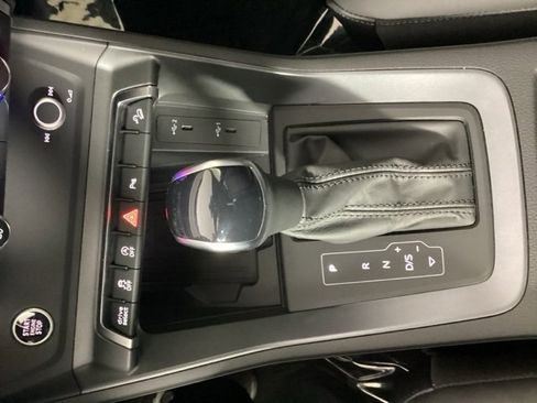 Used 2025 Audi Q3 2.0T Premium image 24