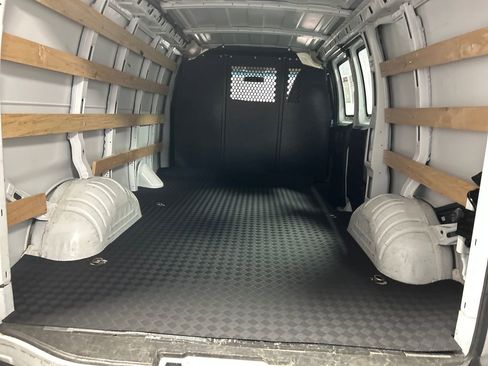 Used 2024 GMC Savana 2500 Work Van w/ Driver Convenience Package image 20