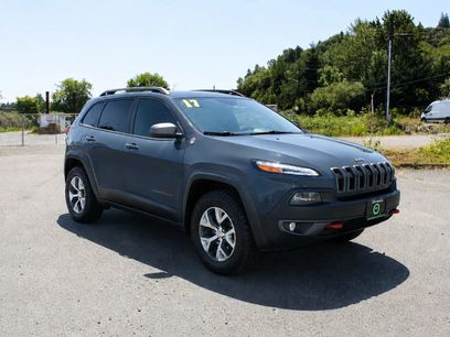 Used 2017 Jeep Cherokee Trailhawk w/ Comfort/Convenience Group