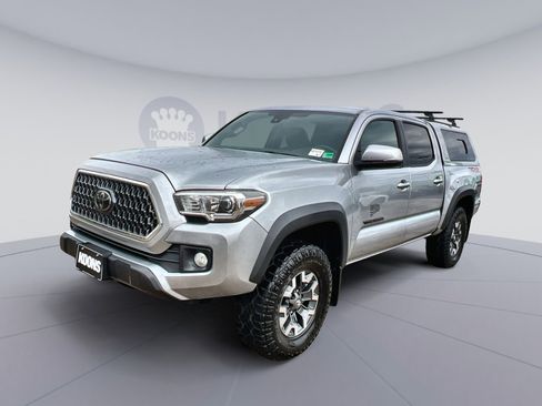 Used 2019 Toyota Tacoma TRD Off-Road image 1