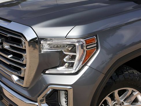 Used 2021 GMC Sierra 1500 SLT RWD image 3