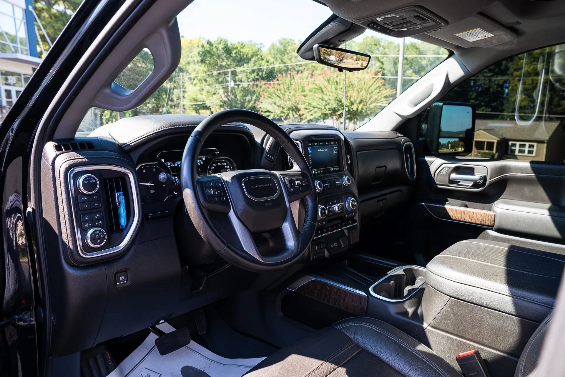 Used 2023 GMC Sierra 2500 Denali w/ Denali Ultimate Package AWD/4WD image 19