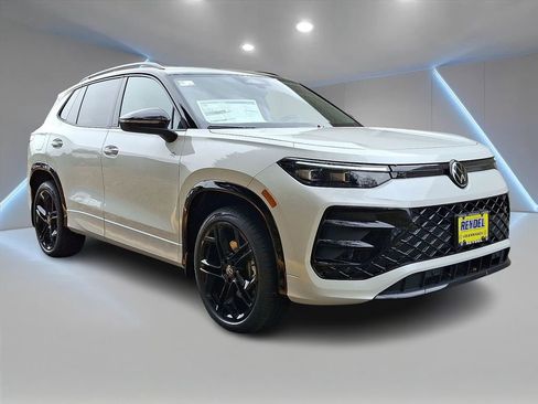 New 2026 Volkswagen Tiguan SE R-Line image 2