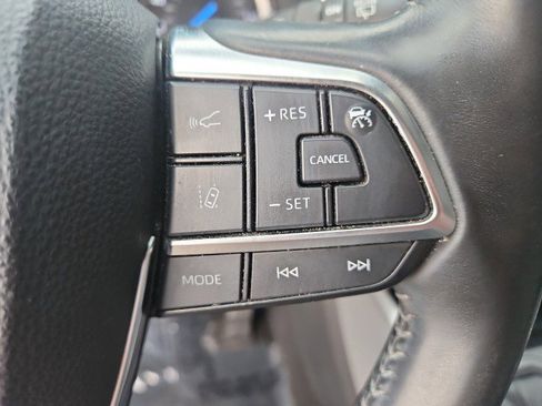 Used 2021 Toyota Highlander XLE image 16