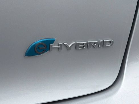 Used 2023 Chrysler Pacifica Pinnacle FWD image 15