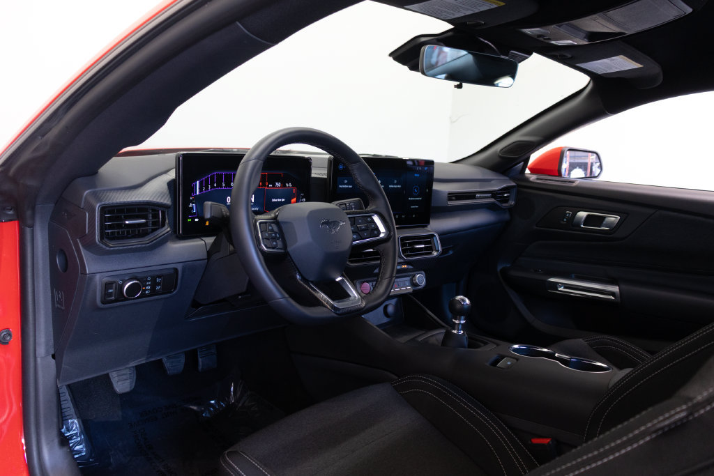 Used 2025 Ford Mustang GT RWD image 17