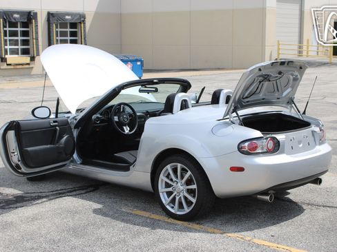 Used 2007 MAZDA MX-5 Miata Touring RWD image 8
