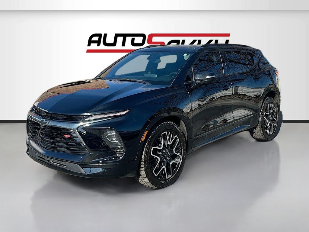 Used 2023 Chevrolet Blazer RS w/ Driver Confidence II Package AWD/4WD image 3