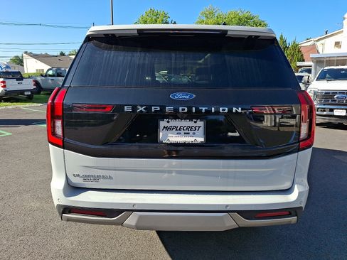 Certified 2025 Ford Expedition Platinum AWD/4WD image 6