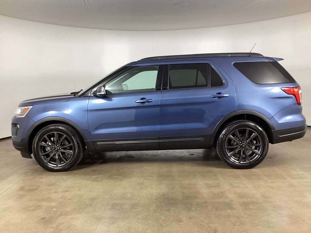 Certified 2018 Ford Explorer XLT w/ Equipment Group 202A AWD/4WD image 8