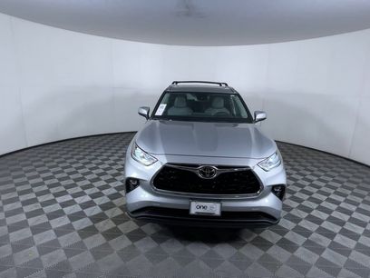 Used 2023 Toyota Highlander Limited