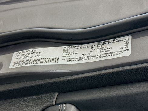 Used 2024 Jeep Grand Cherokee L Altitude AWD/4WD image 12