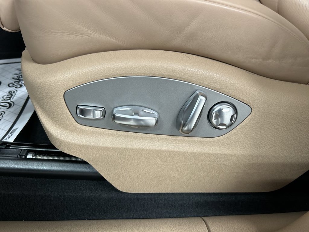 Used 2026 Porsche Macan AWD/4WD image 10