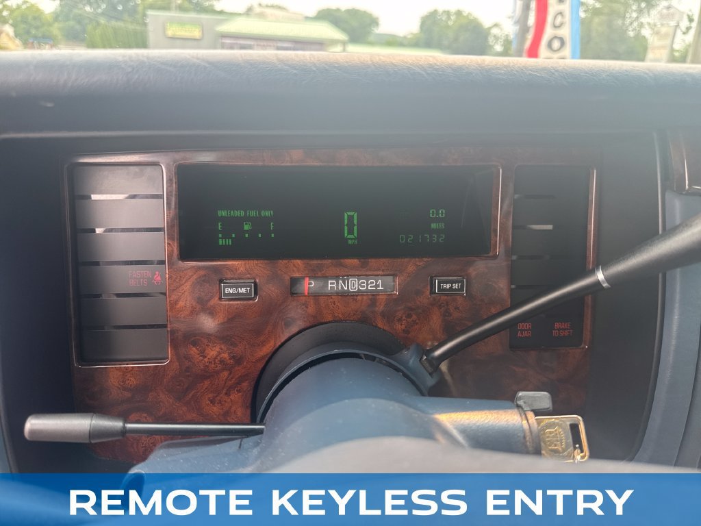 Used 1995 Cadillac Fleetwood Brougham RWD image 16