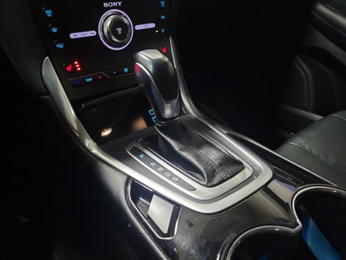 Used 2018 Ford Edge Titanium w/ Technology Package image 34