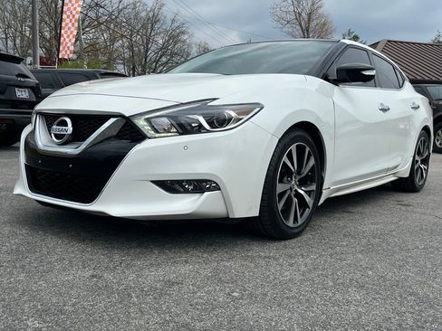 Used 2017 Nissan Maxima Platinum image 3
