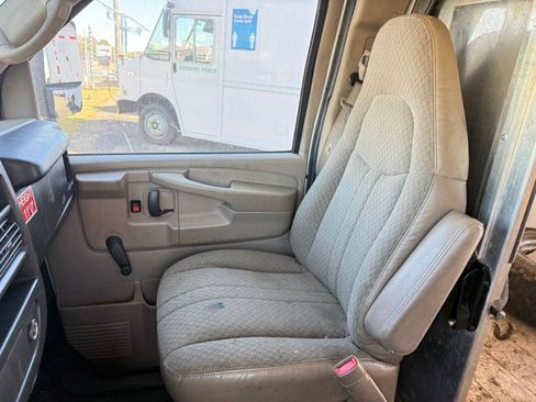 Used 2009 GMC Savana 3500 image 35