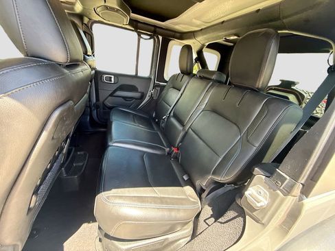 Used 2021 Jeep Wrangler Unlimited Rubicon 4xe w/ Cold Weather Group AWD/4WD image 27