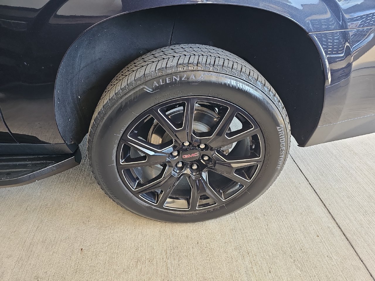Used 2023 GMC Yukon XL SLT AWD/4WD image 40