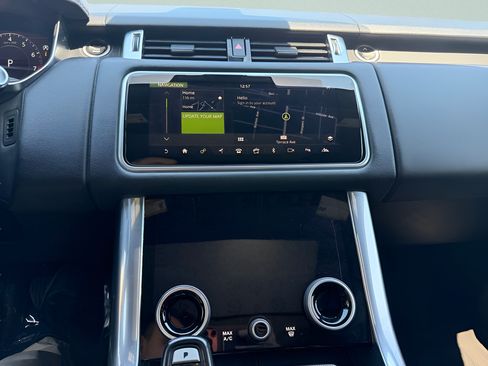 Used 2018 Land Rover Range Rover Sport HSE AWD/4WD image 15