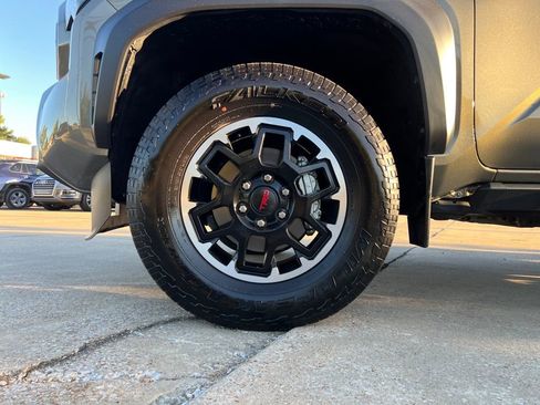 Used 2024 Toyota Tacoma TRD Off-Road image 20