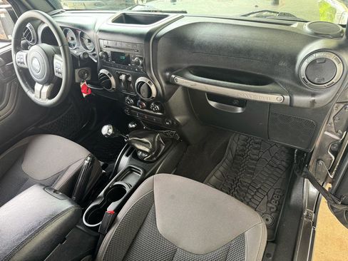 Used 2017 Jeep Wrangler Sport image 17