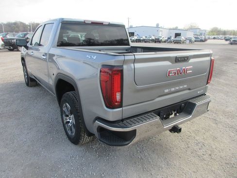 New 2026 GMC Sierra 1500 SLT image 7